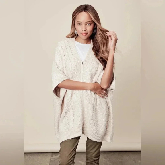 Lovestitch Leah‎ Poncho Cableknit Sweater Zip Cream size S/M Angora Blend - Picture 1 of 11
